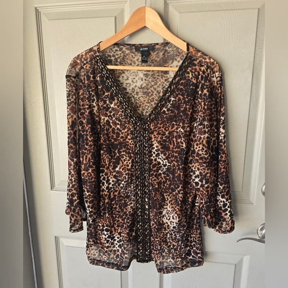 Alfani Blouse Women Size XL Animal Print Embroidery Flare 3/4 Sleeve Y2k Light - Picture 2 of 11